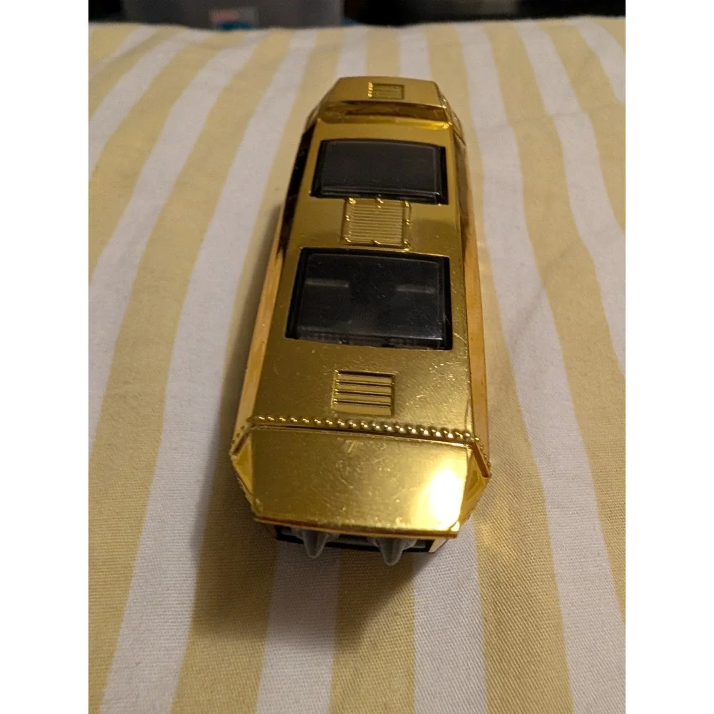 2015 Hot Wheels Super Chromes Hot Wheels High School Bus Gold Chrome 1:64
